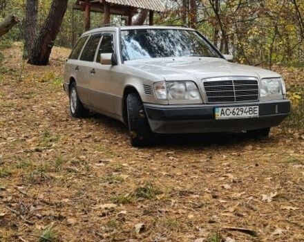 Серый Мерседес В124, объемом двигателя 3 л и пробегом 541 тыс. км за 3500 $, фото 9 на Automoto.ua