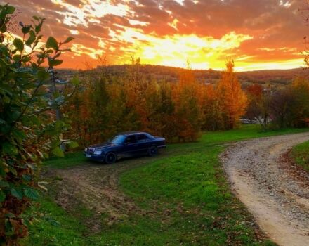 Сірий Мерседес В124, об'ємом двигуна 2 л та пробігом 300 тис. км за 1650 $, фото 1 на Automoto.ua