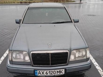 Серый Мерседес В124, объемом двигателя 2 л и пробегом 380 тыс. км за 3200 $, фото 1 на Automoto.ua