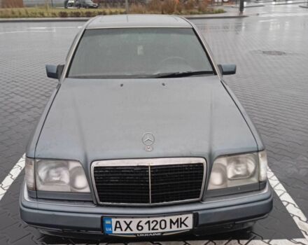 Сірий Мерседес В124, об'ємом двигуна 2 л та пробігом 380 тис. км за 3200 $, фото 1 на Automoto.ua