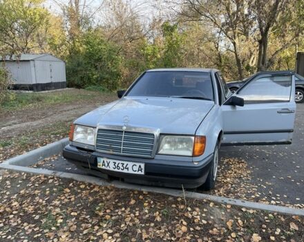 Серый Мерседес В124, объемом двигателя 2 л и пробегом 3 тыс. км за 700 $, фото 1 на Automoto.ua