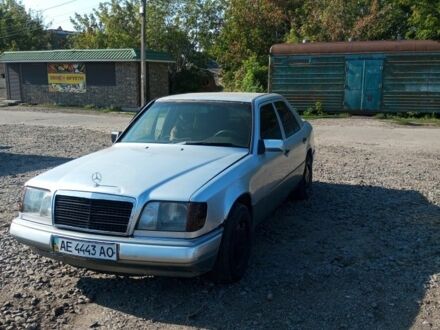 Мерседес В124 1987 у Харкові на Automoto.ua Сірий Мерседес В124, об'ємом двигуна 0 л та пробігом 674 тис. км за 1300 $, фото 1 на Automoto.ua