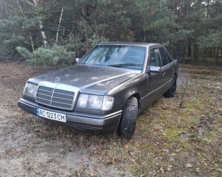 Серый Мерседес В124, объемом двигателя 3 л и пробегом 2 тыс. км за 2250 $, фото 1 на Automoto.ua