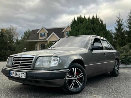 Сірий Мерседес В124, об'ємом двигуна 2.3 л та пробігом 3 тис. км за 1750 $, фото 1 на Automoto.ua