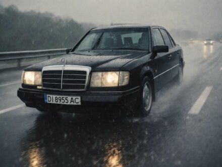 Серый Мерседес В124, объемом двигателя 2.3 л и пробегом 393 тыс. км за 1900 $, фото 1 на Automoto.ua