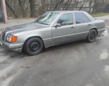 Сірий Мерседес В124, об'ємом двигуна 2 л та пробігом 265 тис. км за 1499 $, фото 1 на Automoto.ua