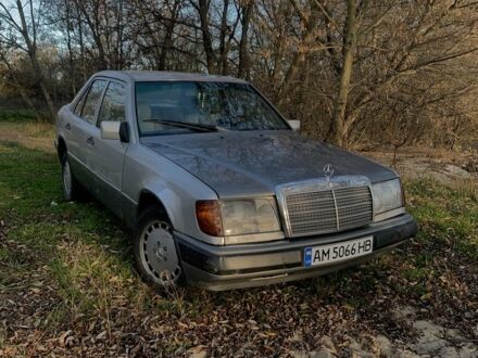 Mercedes-Benz W124 ...