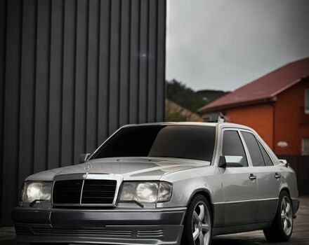 Сірий Мерседес В124, об'ємом двигуна 2.6 л та пробігом 222 тис. км за 3800 $, фото 1 на Automoto.ua