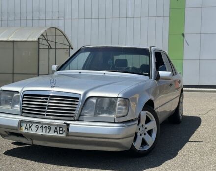 Серый Мерседес В124, объемом двигателя 2.5 л и пробегом 352 тыс. км за 2000 $, фото 1 на Automoto.ua