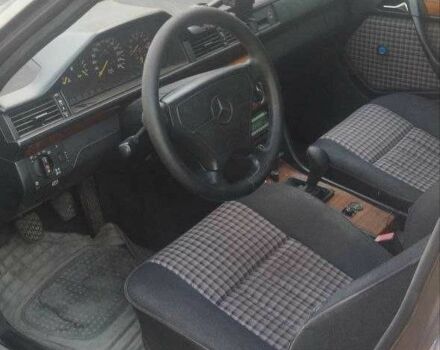 Сірий Мерседес В124, об'ємом двигуна 0 л та пробігом 3 тис. км за 25000 $, фото 1 на Automoto.ua