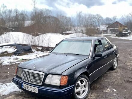 Серый Мерседес В124, объемом двигателя 2 л и пробегом 280 тыс. км за 1400 $, фото 1 на Automoto.ua