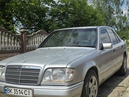 Мерседес В124 1997 в Демидовке на Automoto.ua Серый Мерседес В124, объемом двигателя 2.5 л и пробегом 441 тыс. км за 3500 $, фото 1 на Automoto.ua
