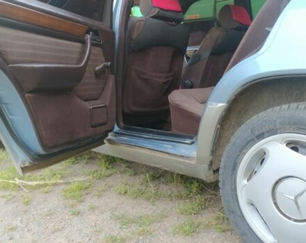 Синий Мерседес В124, объемом двигателя 2.3 л и пробегом 380 тыс. км за 1600 $, фото 7 на Automoto.ua