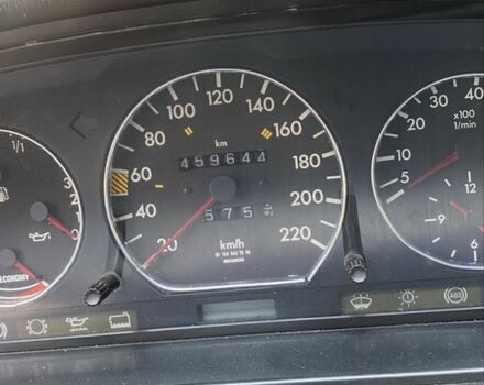 Синий Мерседес В124, объемом двигателя 2.3 л и пробегом 465 тыс. км за 1300 $, фото 12 на Automoto.ua