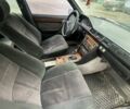Синий Мерседес В124, объемом двигателя 2.6 л и пробегом 333 тыс. км за 1700 $, фото 4 на Automoto.ua