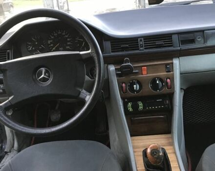 Синій Мерседес В124, об'ємом двигуна 2 л та пробігом 540 тис. км за 1700 $, фото 9 на Automoto.ua