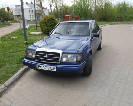 Синий Мерседес В124, объемом двигателя 2 л и пробегом 355 тыс. км за 3100 $, фото 4 на Automoto.ua