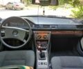 Синій Мерседес В124, об'ємом двигуна 2.3 л та пробігом 300 тис. км за 2900 $, фото 6 на Automoto.ua