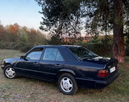 Синий Мерседес В124, объемом двигателя 2 л и пробегом 100 тыс. км за 1450 $, фото 4 на Automoto.ua