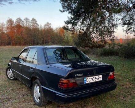 Синий Мерседес В124, объемом двигателя 2 л и пробегом 100 тыс. км за 1450 $, фото 2 на Automoto.ua