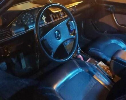 Синий Мерседес В124, объемом двигателя 2 л и пробегом 406 тыс. км за 3526 $, фото 1 на Automoto.ua