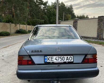 Синій Мерседес В124, об'ємом двигуна 2.3 л та пробігом 246 тис. км за 3600 $, фото 2 на Automoto.ua