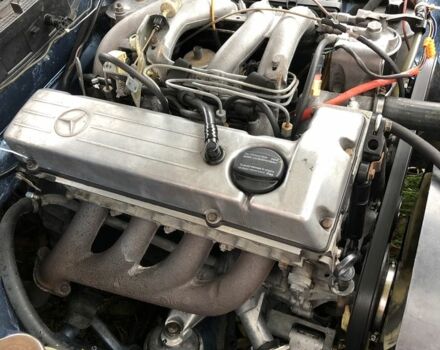 Синій Мерседес В124, об'ємом двигуна 2 л та пробігом 500 тис. км за 3000 $, фото 1 на Automoto.ua