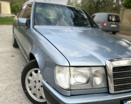 Синій Мерседес В124, об'ємом двигуна 2.3 л та пробігом 246 тис. км за 3600 $, фото 1 на Automoto.ua