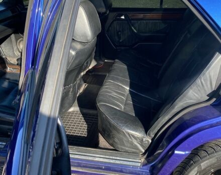 Синій Мерседес В124, об'ємом двигуна 2 л та пробігом 350 тис. км за 3300 $, фото 4 на Automoto.ua