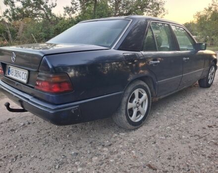 Синий Мерседес В124, объемом двигателя 2 л и пробегом 300 тыс. км за 1499 $, фото 2 на Automoto.ua