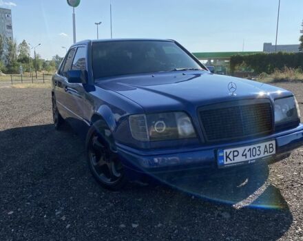 Синій Мерседес В124, об'ємом двигуна 2 л та пробігом 350 тис. км за 3300 $, фото 1 на Automoto.ua