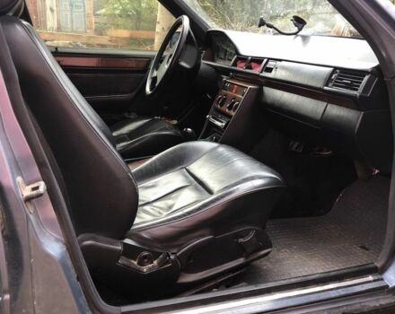 Синій Мерседес В124, об'ємом двигуна 2 л та пробігом 500 тис. км за 3000 $, фото 5 на Automoto.ua