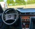 Синий Мерседес В124, объемом двигателя 2 л и пробегом 350 тыс. км за 2500 $, фото 5 на Automoto.ua