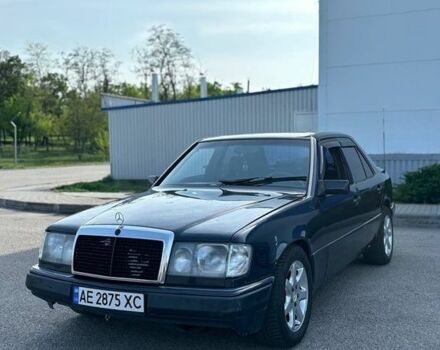 Синий Мерседес В124, объемом двигателя 2.3 л и пробегом 350 тыс. км за 2600 $, фото 3 на Automoto.ua