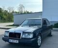 Синий Мерседес В124, объемом двигателя 2.3 л и пробегом 350 тыс. км за 2600 $, фото 3 на Automoto.ua