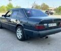 Синий Мерседес В124, объемом двигателя 2 л и пробегом 350 тыс. км за 2500 $, фото 1 на Automoto.ua