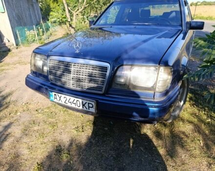 Синій Мерседес В124, об'ємом двигуна 2.3 л та пробігом 400 тис. км за 2800 $, фото 5 на Automoto.ua