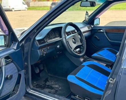 Синій Мерседес В124, об'ємом двигуна 2 л та пробігом 350 тис. км за 2500 $, фото 4 на Automoto.ua