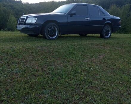 Синий Мерседес В124, объемом двигателя 3 л и пробегом 240 тыс. км за 1500 $, фото 5 на Automoto.ua