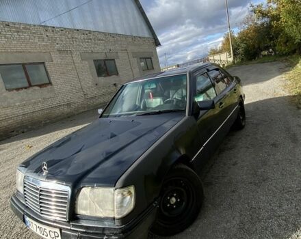 Синий Мерседес В124, объемом двигателя 2.5 л и пробегом 495 тыс. км за 1800 $, фото 4 на Automoto.ua