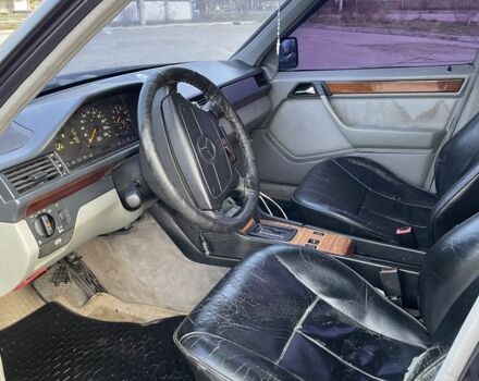 Синий Мерседес В124, объемом двигателя 3 л и пробегом 400 тыс. км за 1600 $, фото 7 на Automoto.ua