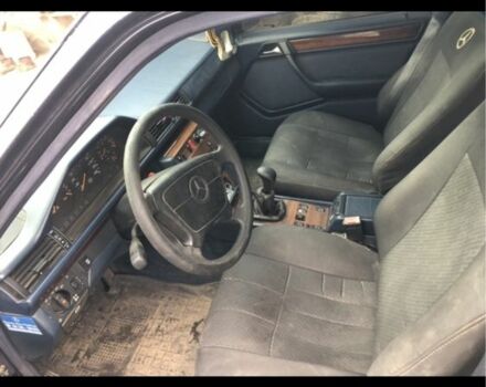 Синий Мерседес В124, объемом двигателя 2.2 л и пробегом 3 тыс. км за 1073 $, фото 1 на Automoto.ua