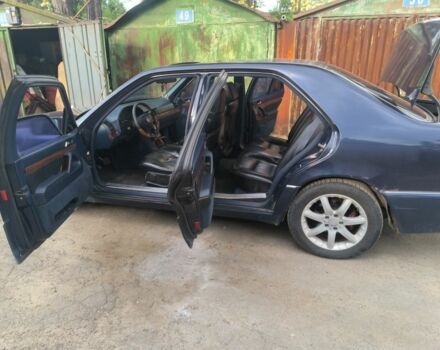 Синий Мерседес В124, объемом двигателя 4.2 л и пробегом 1000 тыс. км за 3000 $, фото 3 на Automoto.ua