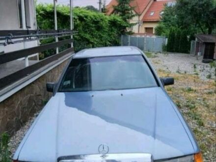 Синий Мерседес В124, объемом двигателя 2.3 л и пробегом 350 тыс. км за 1250 $, фото 1 на Automoto.ua