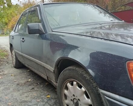 Синий Мерседес В124, объемом двигателя 2.3 л и пробегом 9 тыс. км за 1700 $, фото 1 на Automoto.ua