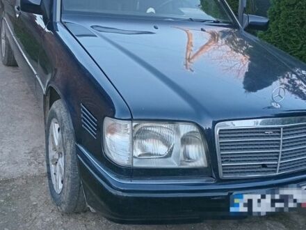 Синій Мерседес В124, об'ємом двигуна 2 л та пробігом 279 тис. км за 2200 $, фото 1 на Automoto.ua