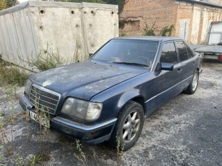 Мерседес В124 1993 у Фастове на Automoto.ua Синій Мерседес В124, об'ємом двигуна 2.2 л та пробігом 500 тис. км за 700 $, фото 1 на Automoto.ua