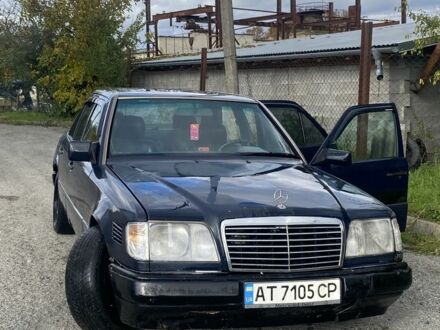 Синий Мерседес В124, объемом двигателя 2.5 л и пробегом 495 тыс. км за 1800 $, фото 1 на Automoto.ua