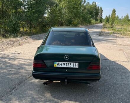 Зеленый Мерседес В124, объемом двигателя 3 л и пробегом 350 тыс. км за 1200 $, фото 1 на Automoto.ua