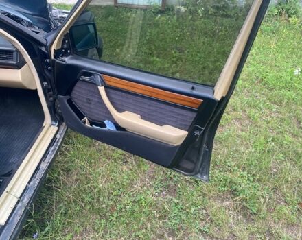 Зелений Мерседес В124, об'ємом двигуна 2.2 л та пробігом 3 тис. км за 1100 $, фото 7 на Automoto.ua